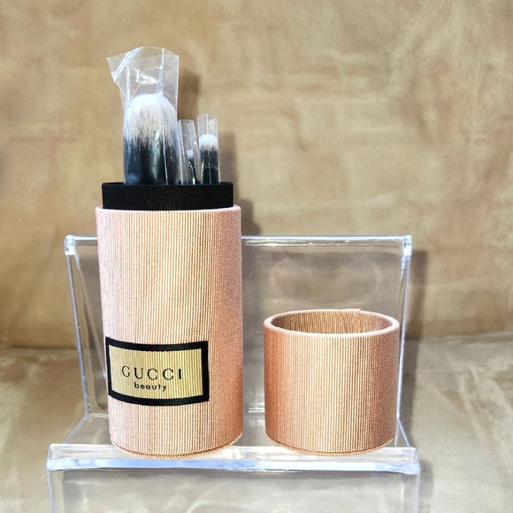Gucci Beauty Makeup Brush Set - Pink and Black - Picture 1 of 2